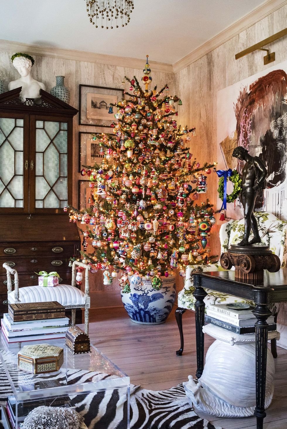 Holiday Decorating Do's, interior detail by Gina Lauren Interiors