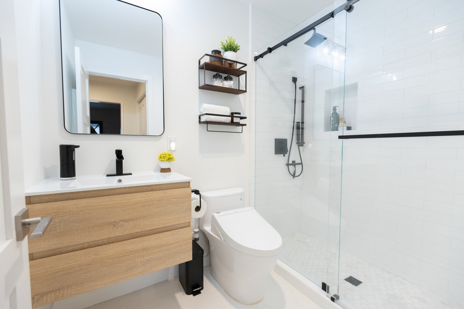 Greenbriar Road Bath, Kitchen & Bath project by Gina Lauren Interiors in Orange County, CA