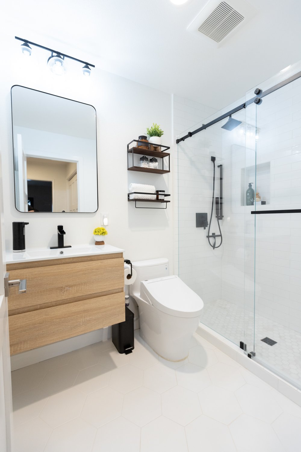 Greenbriar Road Bath Kitchen & Bath detail 2 by Gina Lauren Interiors, Orange County, CA